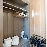 The Urban Parrot Maisonette