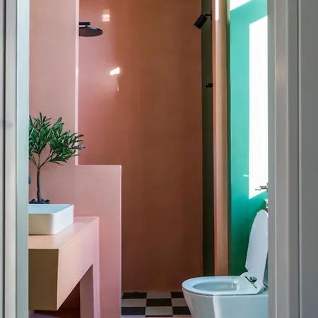 The Urban Parrot Maisonette *