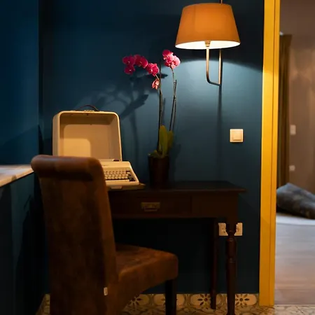 فيلة The Urban Parrot Maisonette إرموبولّي