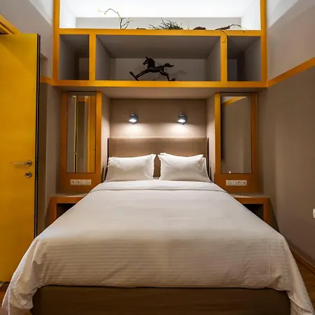 فيلة The Urban Parrot Maisonette