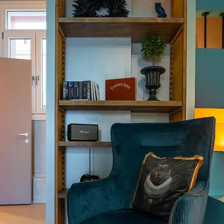 The Urban Parrot Maisonette Villa *
