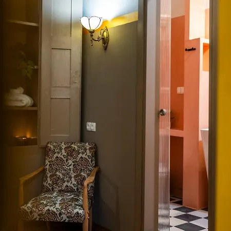 فيلة The Urban Parrot Maisonette