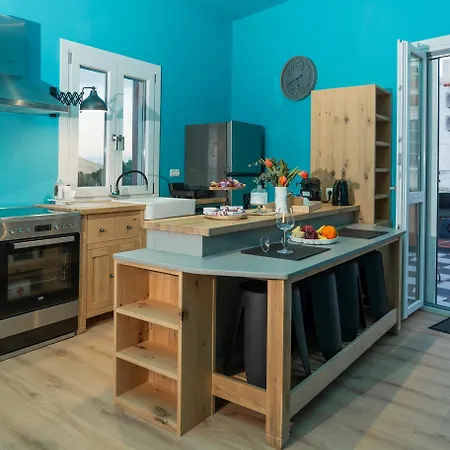 The Urban Parrot Maisonette Villa