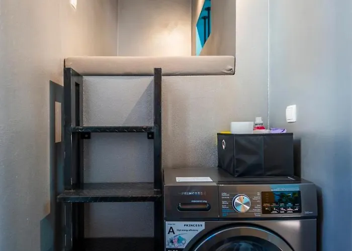 빌라 The Urban Parrot Maisonette 에르무폴리