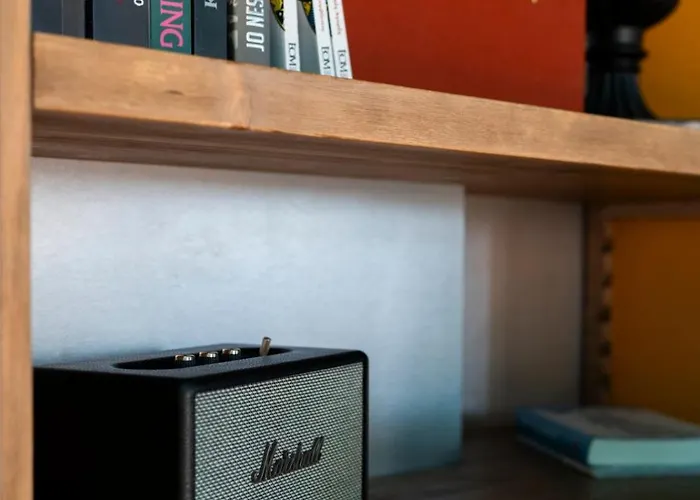 The Urban Parrot Maisonette * 에르무폴리