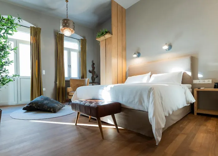 The Urban Parrot Maisonette