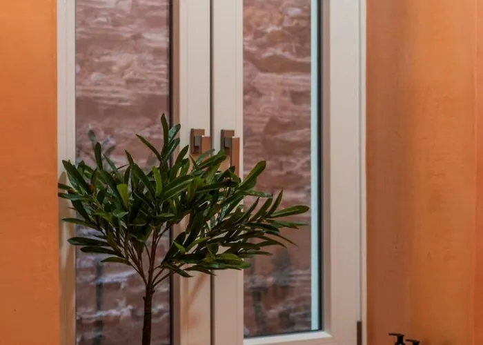 The Urban Parrot Maisonette 에르무폴리