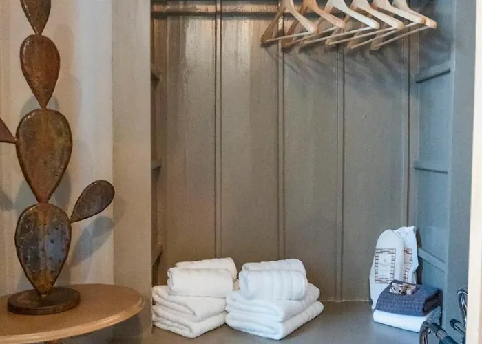 The Urban Parrot Maisonette 빌라 에르무폴리